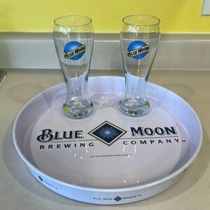 Blue Moon beer glass set, two glasses and serving tray.